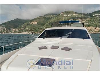 Ferretti Yachts 760
