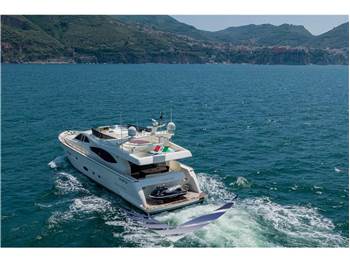 Ferretti Yachts 760