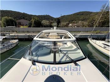 Princess Yachts V53