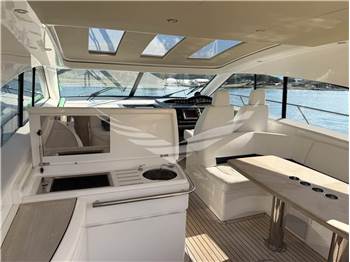 Princess Yachts V53