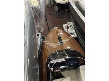 Riva 33 Aquariva