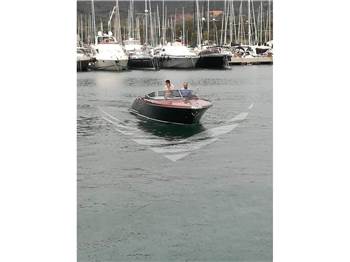 Riva 33 Aquariva