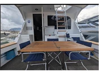 Hatteras 50' Convertible