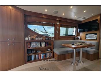 Hatteras 50' Convertible