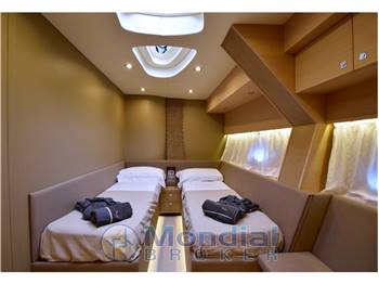 Sunseeker Predator 75