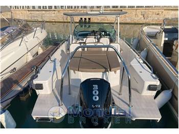Axopar 28 T-Top