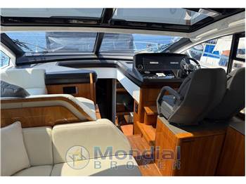 Sunseeker Predator 55 Evo