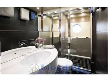 Sunseeker 80 Sport Yacht