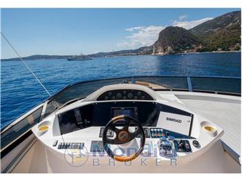 Sunseeker 82 Yacht