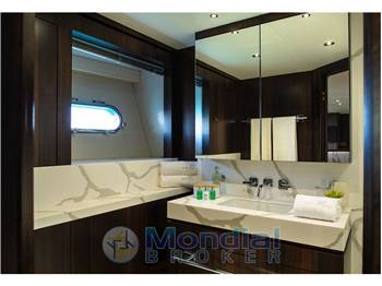 Sunseeker 95 Yacht