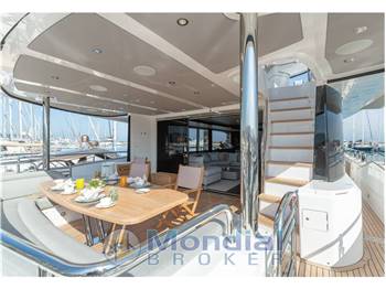 Sunseeker 95 Yacht