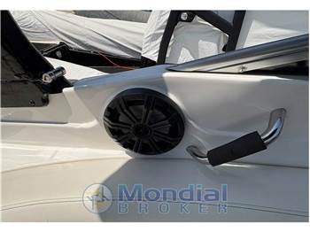 Rinker 26 QX BR