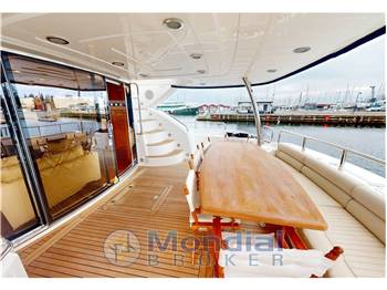 Sunseeker 88 Yacht