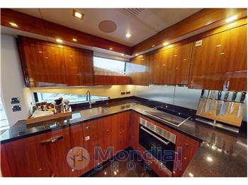 Sunseeker 88 Yacht