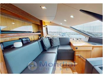 Sunseeker 88 Yacht