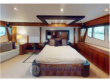 Sunseeker 88 Yacht