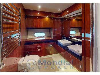 Sunseeker 88 Yacht