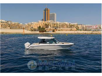 Boston Whaler Vantage 330