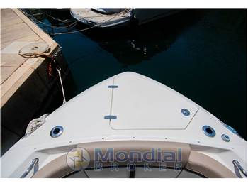 Boston Whaler Vantage 330