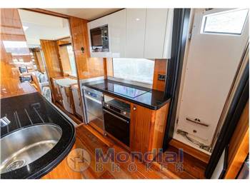 Sunseeker 86 Yacht