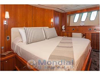 Sunseeker Predator 82