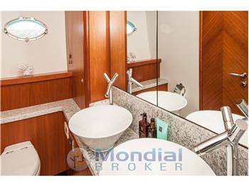 Sunseeker Predator 82