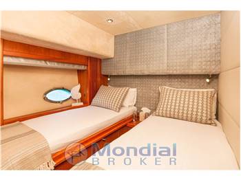 Sunseeker Predator 82