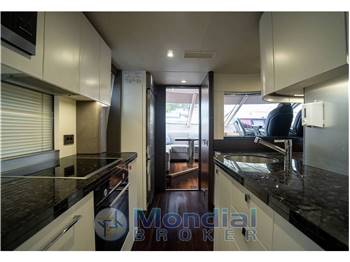Sunseeker 86 Yacht