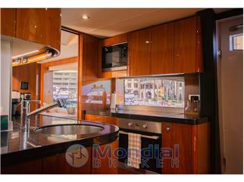 Sunseeker 86 Yacht