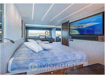 Sunseeker 76 Yacht