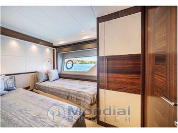 Sunseeker 76 Yacht