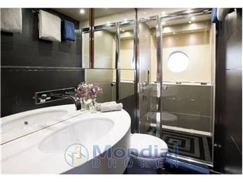 Sunseeker 80 Sport Yacht