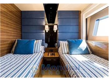 Sunseeker 80 Sport Yacht