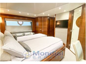 Sunseeker 68 Sport Yacht