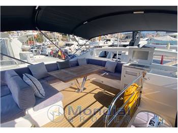 Sunseeker 68 Sport Yacht