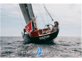 MAXI DOLPHIN WALLY 77