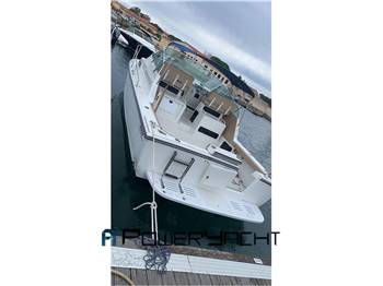 BOSTON WHALER 31L