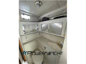 BOSTON WHALER 31L