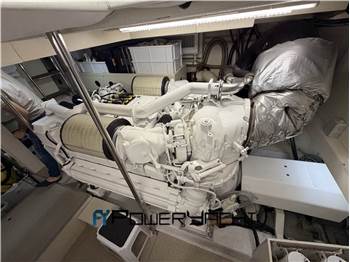 Ferretti 780