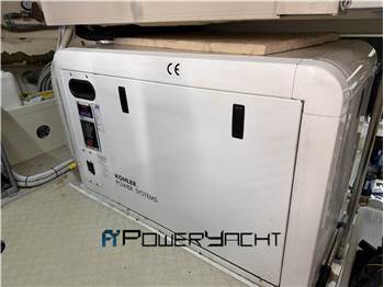 Ferretti 780