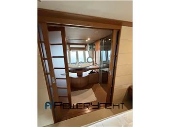 Ferretti 780