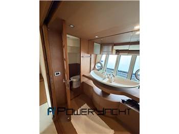 Ferretti 780