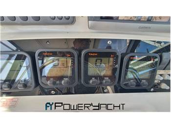 Boston whaler conquest 28