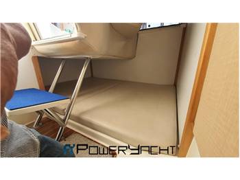 Boston whaler conquest 28