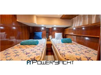 Cayman Yachts 42 fly