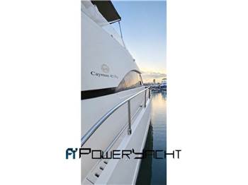 Cayman Yachts 42 fly