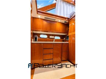 Cayman Yachts 42 fly