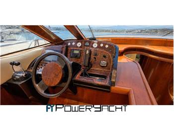 Cayman Yachts 42 fly