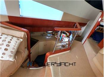 Fairline Squadron 52