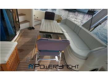 Fairline Squadron 52